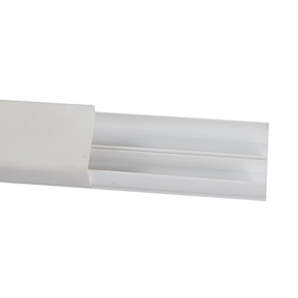 Canaleta Adesivada Plasbohn com Divisória, 20x10 mm, 2 m, Branca