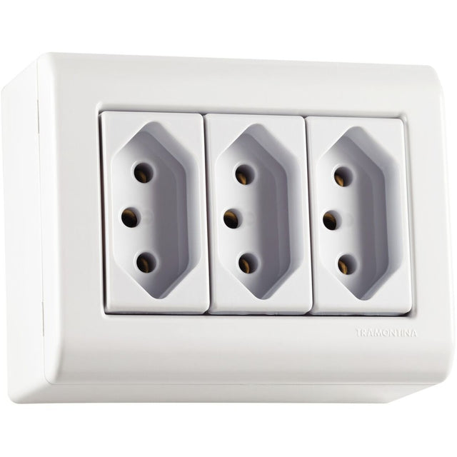 Caixa de sobrepor com 3 tomadas 2P+T 20A 250V